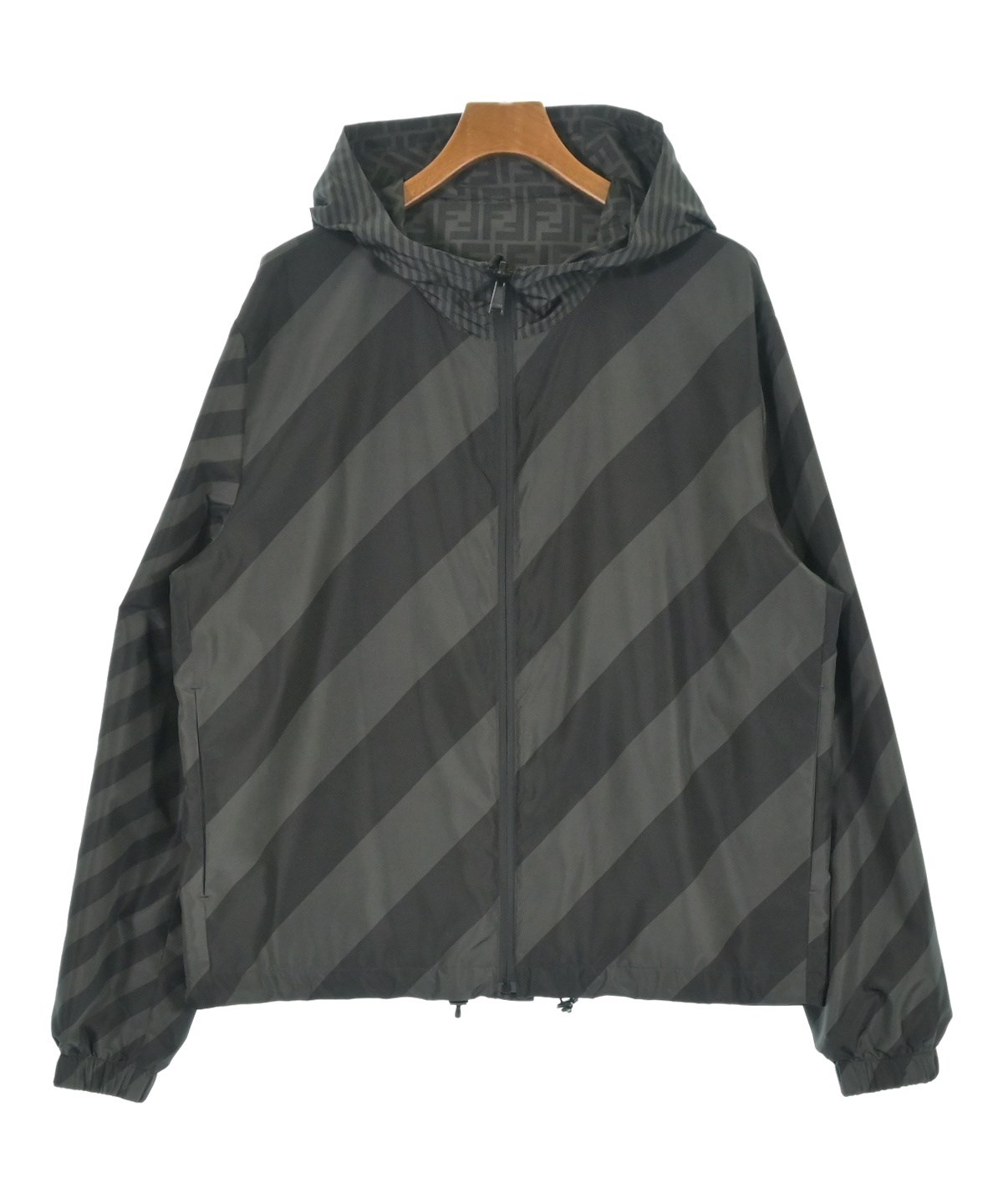 FENDI（フェンディ）マウンテンパーカー グレー サイズ:52(XXL位  