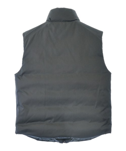 FENDI（フェンディ）ダウンジャケット/ダウンベスト 黒 サイズ:48(L位) メンズ/2200668074902