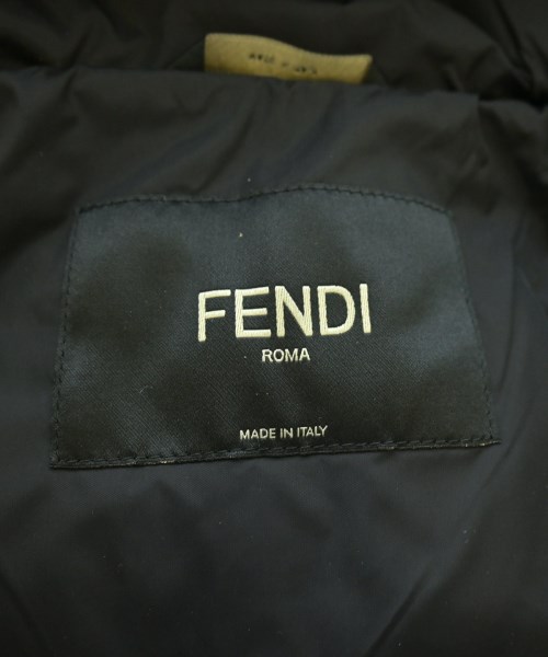 FENDI（フェンディ）ダウンジャケット/ダウンベスト 黒 サイズ:50(XL位) メンズ/2200698567108