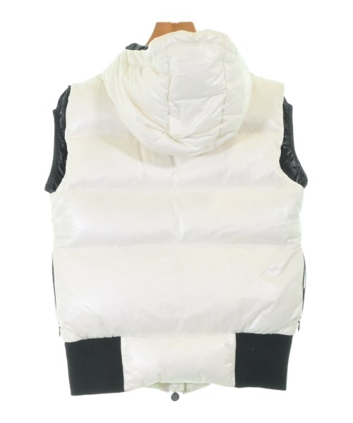FENDI（フェンディ）ダウンジャケット/ダウンベスト 白 サイズ:40(M位) レディース/2200654150153
