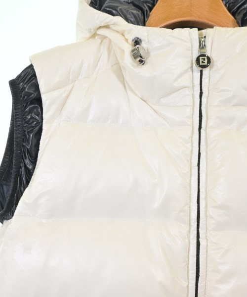 FENDI（フェンディ）ダウンジャケット/ダウンベスト 白 サイズ:40(M位) レディース/2200654150153