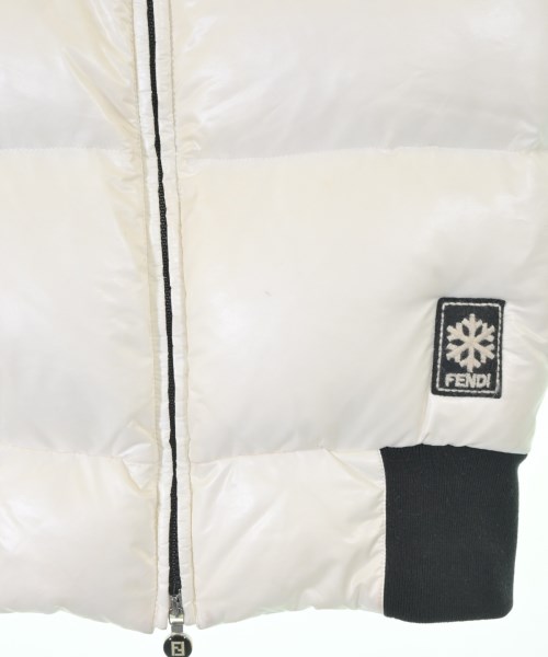 FENDI（フェンディ）ダウンジャケット/ダウンベスト 白 サイズ:40(M位) レディース/2200654150153