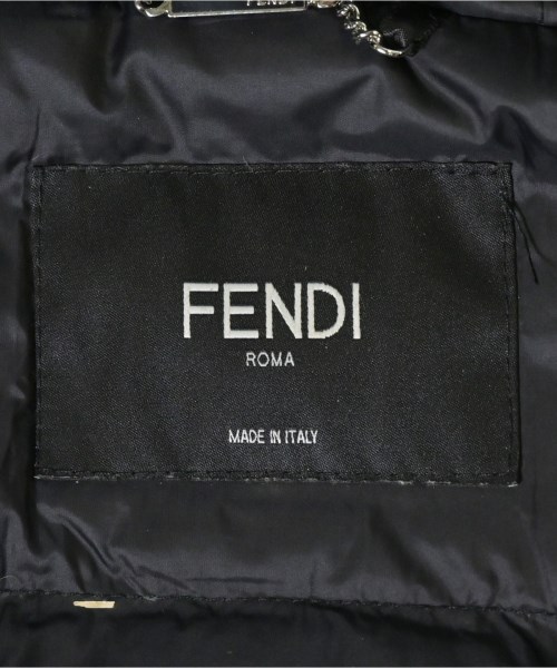 FENDI（フェンディ）ダウンジャケット/ダウンベスト 黒 サイズ:XXL メンズ/2200717184019