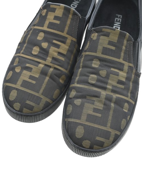 FENDI（フェンディ）スニーカー ベージュ サイズ:UK8(26.5cm位) メンズ/2200706900026