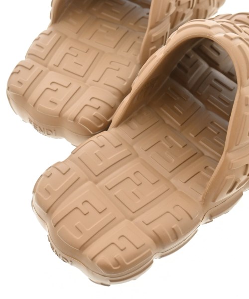FENDI（フェンディ）サンダル ベージュ サイズ:UK5(23.5cm位) メンズ/2200687283057
