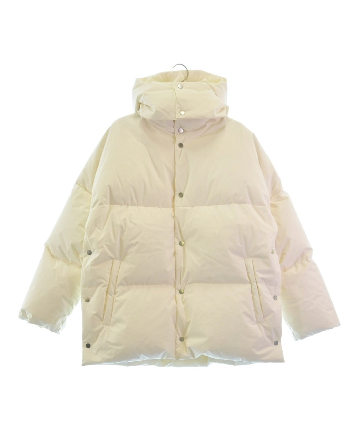 BOTTEGA VENETA（ボッテガヴェネタ）ダウンジャケット/ダウンベスト 白