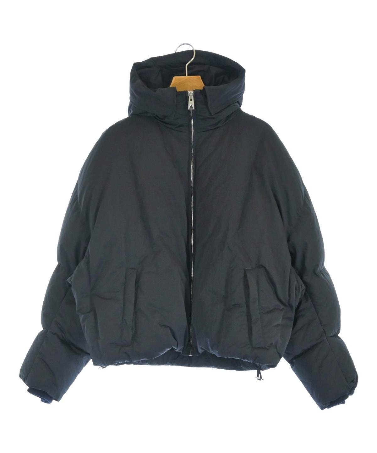 BOTTEGA VENETA（ボッテガヴェネタ）ダウンジャケット/ダウンベスト 黒