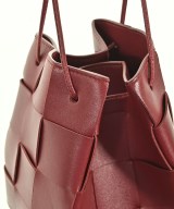 BOTTEGA VENETA（ボッテガヴェネタ）ショルダーバッグ 赤 サイズ:- レディース/2200700190027