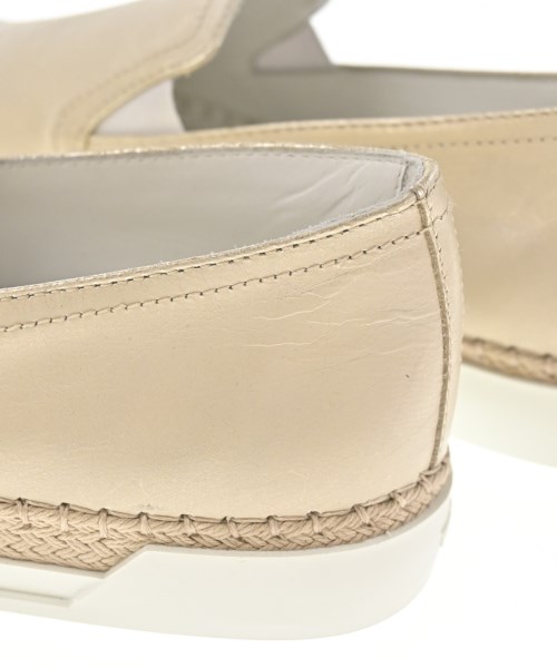 TOD'S（トッズ）その他 ベージュ サイズ:EU37 1/2(24cm位) レディース/2200608001050