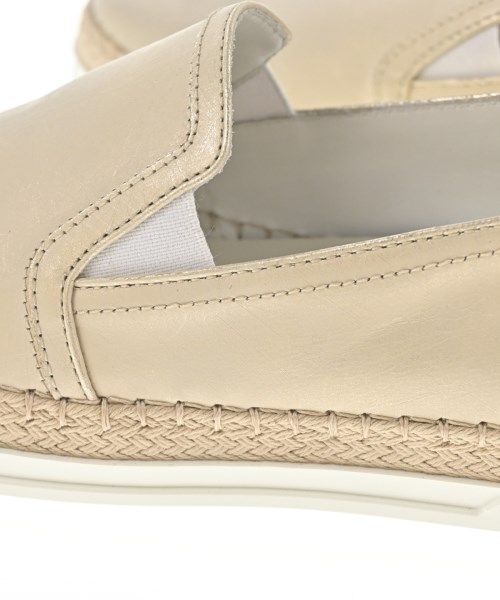 TOD'S（トッズ）その他 ベージュ サイズ:EU37 1/2(24cm位) レディース/2200608001050