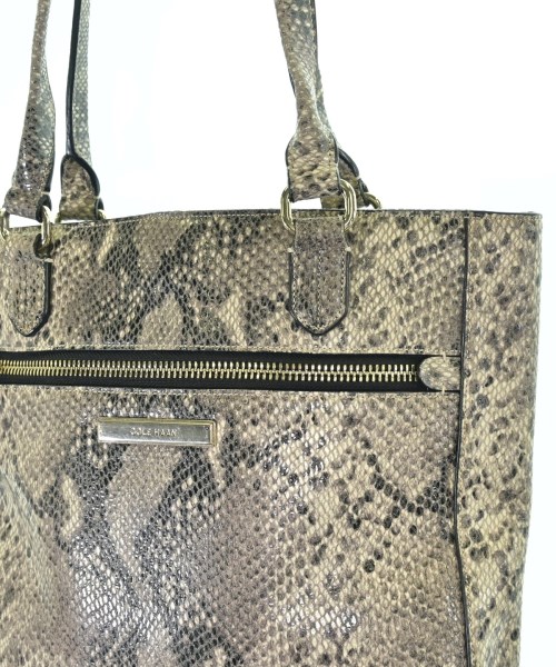 COLE HAAN（コールハーン）ショルダーバッグ ベージュ サイズ:- レディース/2200630643020