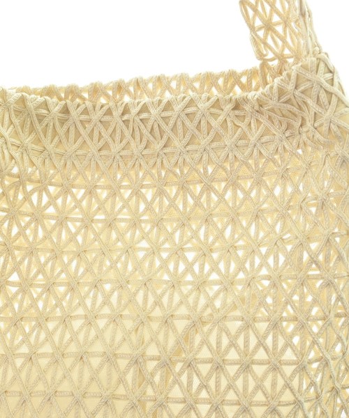 GIORGIO ARMANI（ジョルジオアルマーニ）ショルダーバッグ ベージュ サイズ:- レディース/2200633034481