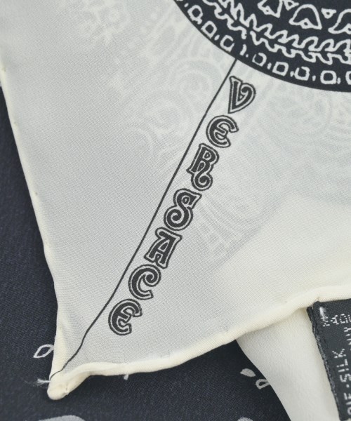 GIANNI VERSACE（ジャンニヴェルサーチ）ストール 黒 サイズ:- レディース/2200629679580