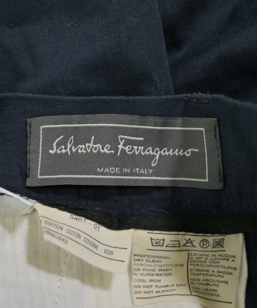 Salvatore Ferragamo（サルバトーレフェラガモ）ショートパンツ 紺 サイズ:46(M位) メンズ/2200631984023