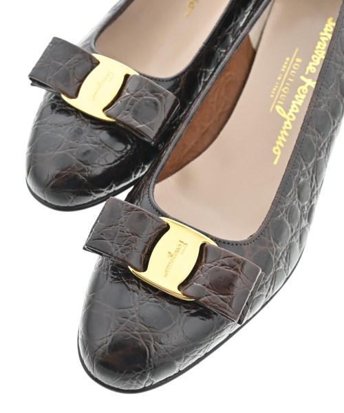 Salvatore Ferragamo（サルバトーレフェラガモ）パンプス 茶 サイズ:7 1/2(25cm位) レディース/2200633876043