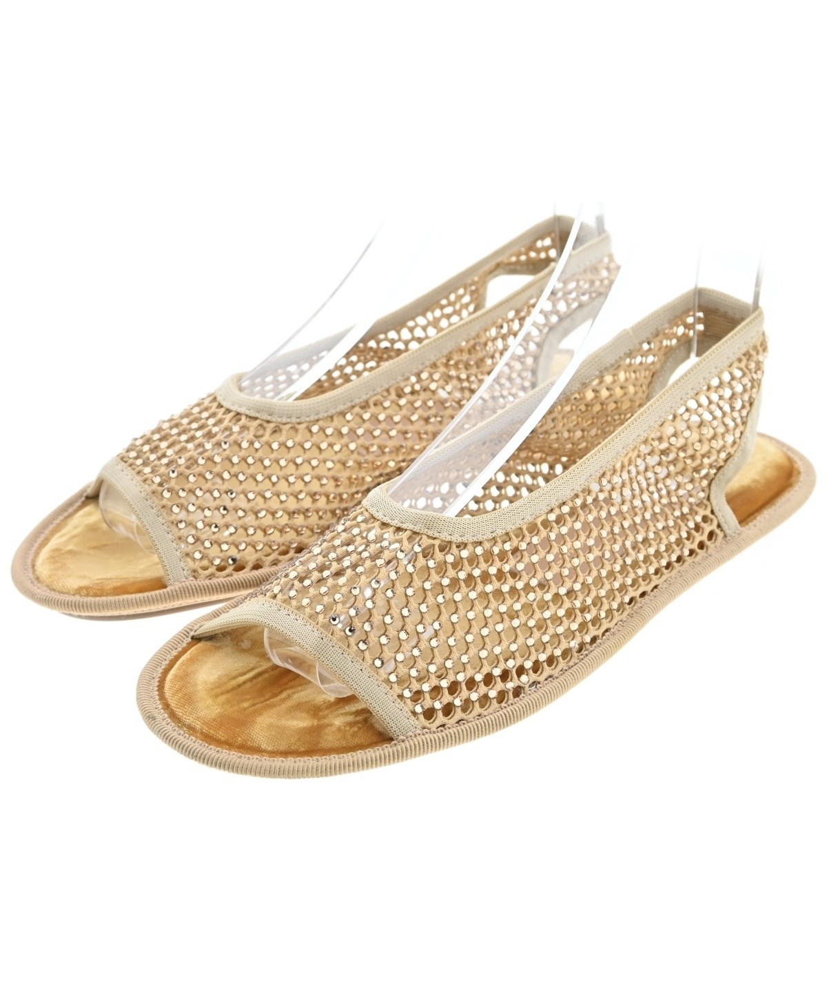 フェラガモ FERRAGAMO サンダル フェラガモの新作にはミニマルな洗練が