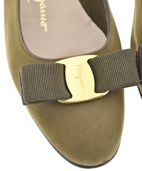 Salvatore Ferragamo（サルバトーレフェラガモ）パンプス カーキ サイズ:6 1/2(24cm位) レディース/2200607425062