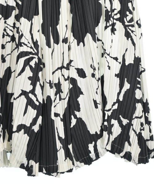 Salvatore Ferragamo（サルバトーレフェラガモ）ロング・マキシ丈スカート 白 サイズ:38(S位) レディース/2200675332026