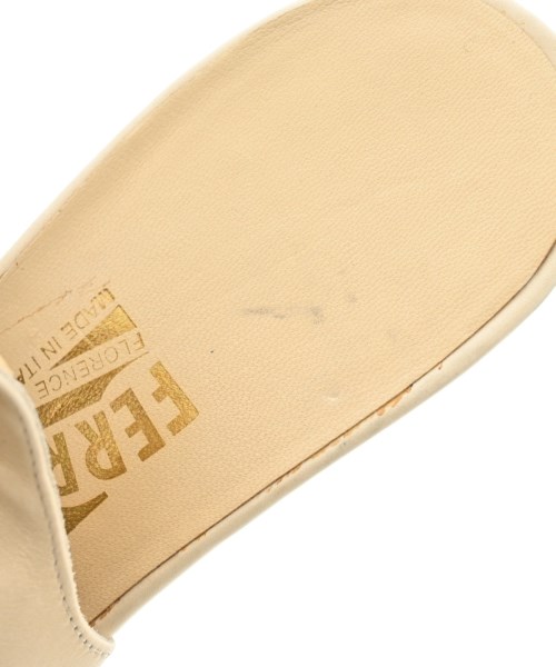 Salvatore Ferragamo（サルバトーレフェラガモ）パンプス ベージュ サイズ:7 1/2(25cm位) レディース/2200689227165