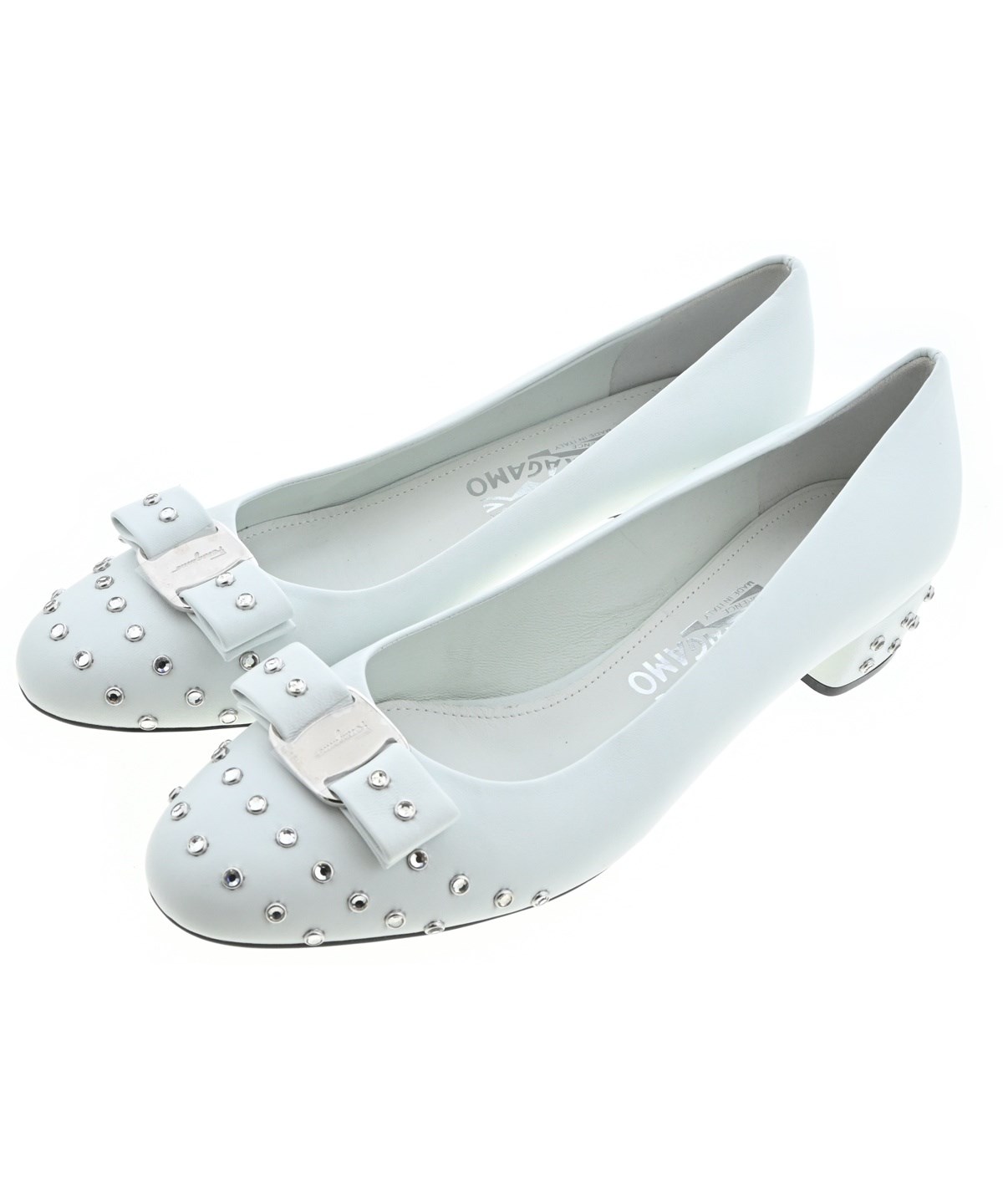 ぴ様　Salvatore Ferragamo ホワイトパンプス Salvatore Ferragamo（サルバトーレフェラガモ）パンプス 白 サイズ:9