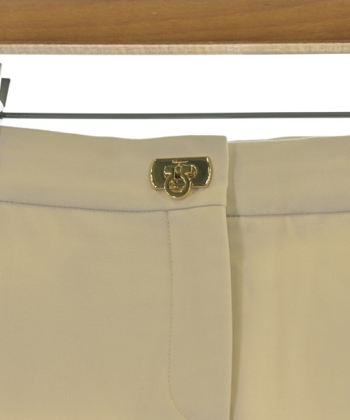 Salvatore Ferragamo（サルバトーレフェラガモ）スラックス 白 サイズ:40(M位) レディース/2200694434015