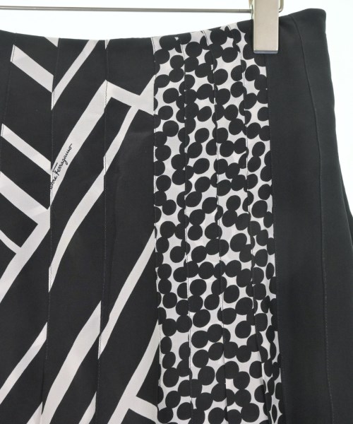 Salvatore Ferragamo（サルバトーレフェラガモ）ひざ丈スカート 黒 サイズ:40(M位) レディース/2200637068086