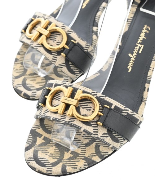 Salvatore Ferragamo（サルバトーレフェラガモ）サンダル ベージュ サイズ:5 1/2(23cm位) レディース/2200714231020