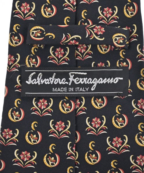 Salvatore Ferragamo（サルバトーレフェラガモ）ネクタイ 黒 サイズ:- メンズ/2200643479074