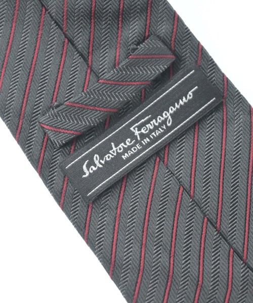 Salvatore Ferragamo（サルバトーレフェラガモ）ネクタイ グレー サイズ:- メンズ/2200654459072
