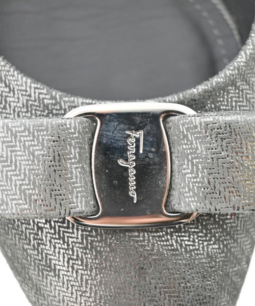 Salvatore Ferragamo（サルバトーレフェラガモ）パンプス グレー サイズ:8(25.5cm位) レディース/2200707666235