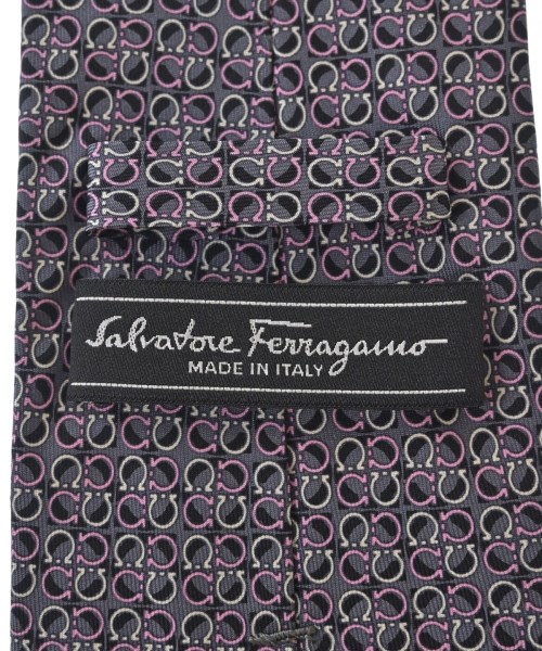 Salvatore Ferragamo（サルバトーレフェラガモ）ネクタイ グレー サイズ:- メンズ/2200708296073