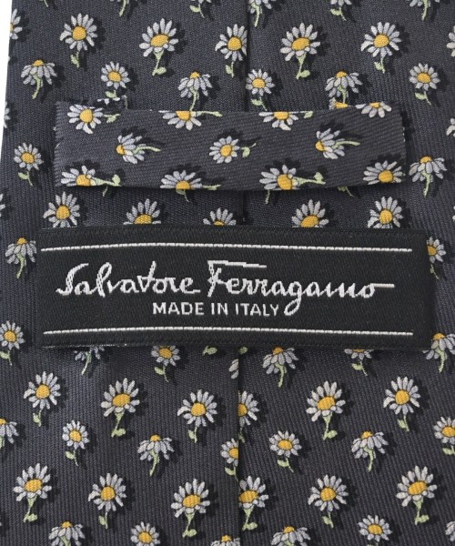 Salvatore Ferragamo（サルバトーレフェラガモ）ネクタイ グレー サイズ:- メンズ/2200708296110
