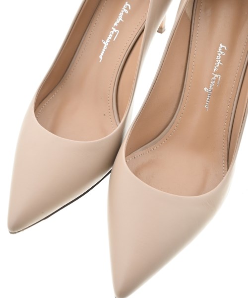 Salvatore Ferragamo（サルバトーレフェラガモ）パンプス ベージュ サイズ:7 1/2(25cm位) レディース/2200707110011