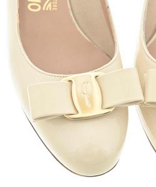 Salvatore Ferragamo（サルバトーレフェラガモ）パンプス ベージュ サイズ:6(23.5cm位) レディース/2200669512052