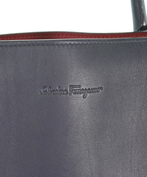 Salvatore Ferragamo（サルバトーレフェラガモ）ハンドバッグ 紺 サイズ:- レディース/2200671492175