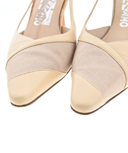 Salvatore Ferragamo（サルバトーレフェラガモ）パンプス ベージュ サイズ:6(23.5cm位) レディース/2200718523015