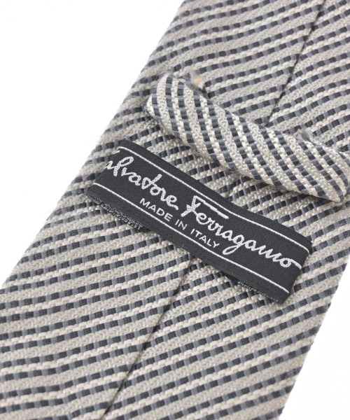 Salvatore Ferragamo（サルバトーレフェラガモ）ネクタイ グレー サイズ:- メンズ/2200728071049