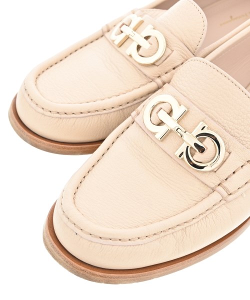 Salvatore Ferragamo（サルバトーレフェラガモ）ドレスシューズ/ローファー ベージュ サイズ:9(26cm位) レディース/2200683531022