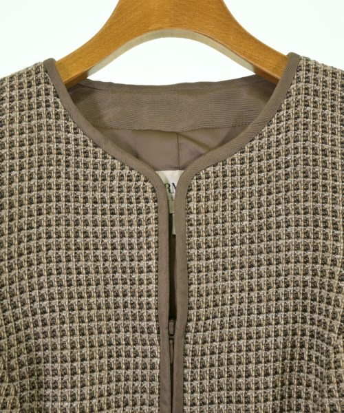 ARMANI COLLEZIONI（アルマーニコレツィオーニ）ノーカラージャケット ベージュ サイズ:38(S位) レディース/2200700154067