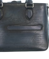 Berluti（ベルルッティ）ショルダーバッグ 紺 サイズ:- メンズ/2200599663046