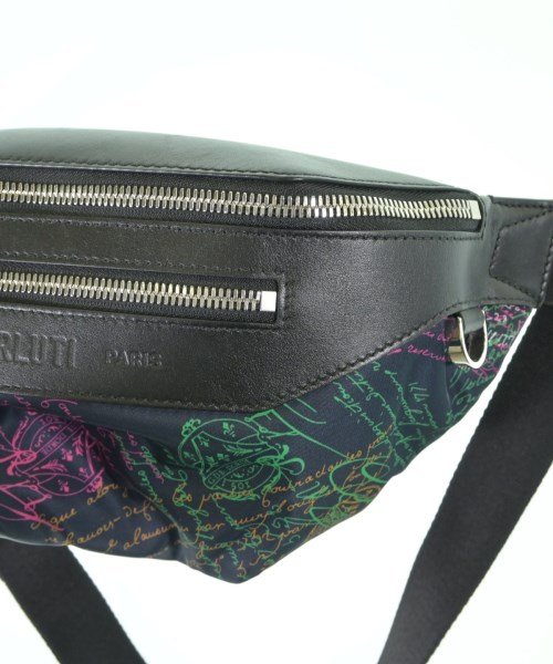 Berluti（ベルルッティ）ショルダーバッグ 黒 サイズ:- メンズ/2200616637142