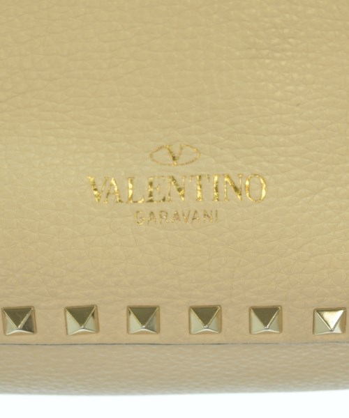 VALENTINO GARAVANI（ヴァレンティノガラヴァーニ）ショルダーバッグ 白 サイズ:- レディース/2200620697026