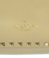 VALENTINO GARAVANI（ヴァレンティノガラヴァーニ）ショルダーバッグ 白 サイズ:- レディース/2200620697026