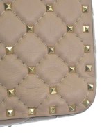 VALENTINO GARAVANI（ヴァレンティノガラヴァーニ）ショルダーバッグ ピンク サイズ:- レディース/2200622616025