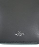 VALENTINO GARAVANI（ヴァレンティノガラヴァーニ）ショルダーバッグ 黒 サイズ:- メンズ/2200611366290