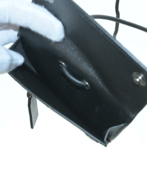 VALENTINO GARAVANI（ヴァレンティノガラヴァーニ）ショルダーバッグ カーキ サイズ:- メンズ/2200649823154