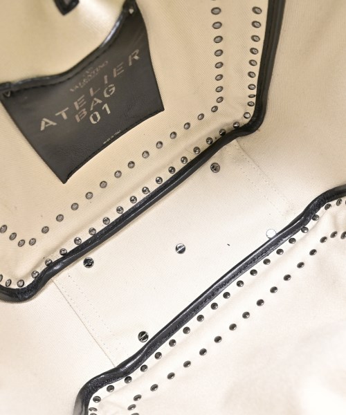 VALENTINO GARAVANI（ヴァレンティノガラヴァーニ）ハンドバッグ 白 サイズ:- レディース/2200662971078