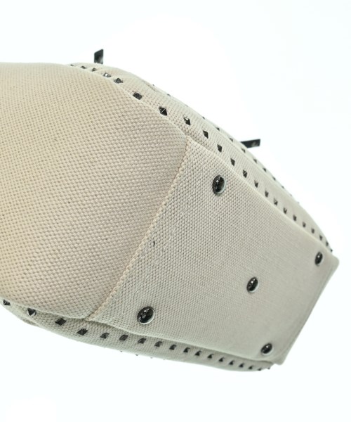 VALENTINO GARAVANI（ヴァレンティノガラヴァーニ）ハンドバッグ 白 サイズ:- レディース/2200662971078