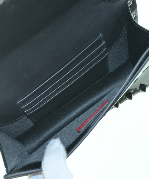 VALENTINO GARAVANI（ヴァレンティノガラヴァーニ）ショルダーバッグ 黒 サイズ:- レディース/2200669836127