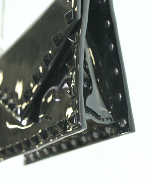 VALENTINO GARAVANI（ヴァレンティノガラヴァーニ）ショルダーバッグ 黒 サイズ:- レディース/2200669836127